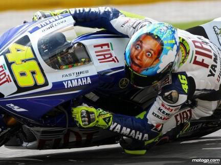 valentino_rossi_helmet_02