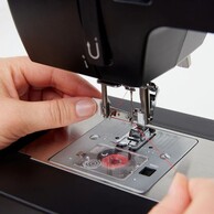 自動針穴糸通し