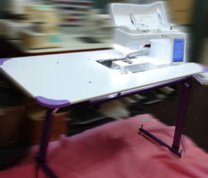 古道具　裁縫机 昔のミシンみたいに使える家庭用ミシンのテーブル | みしんやさん